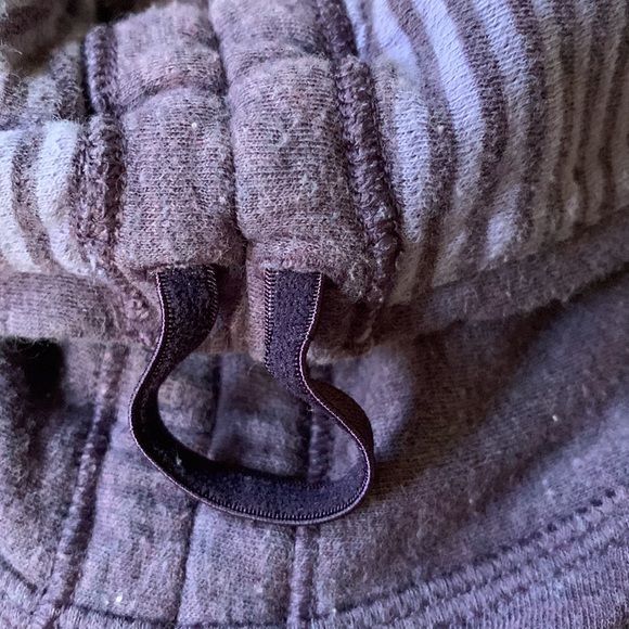 LULULEMON “In a Cinch” Purple Stripe REVERSIBLE Funnel Neck Pullover Long Sleeve - Picture 6 of 15
